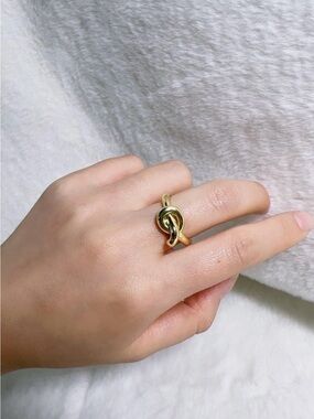 Gorjana gold Infinity Knot Ring, size 8